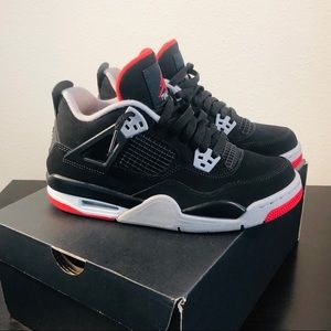 Air Jordan 4 Retro women’s Sz 7